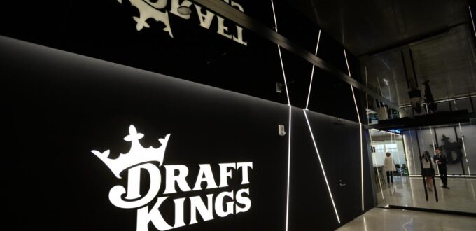 draftkings-pushes-further-into-nfts,-could-bring-nfts-to-fantasy-football-–-benzinga-–-benzinga