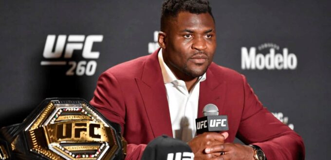 ufc-heavyweight-champion-is-considering-taking-bitcoin-for-half-of-his-next-fight-purse-–-techstory