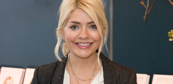 holly-willoughby,-philip-schofield-and-martin-lewis-exploited-as-brits-lose-thousands-to-celeb-crypto-scams-–-evening-standard