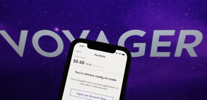 regulators-order-embattled-crypto-firm-voyager-to-remove-“misleading”-claims-–-axios