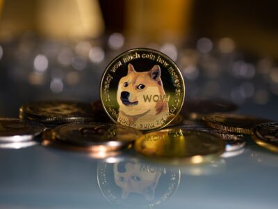 dogecoin-perks-up-to-cpi-data-but-lacks-celebrity-praise:-what’s-up-with-the-crypto?-–-benzinga