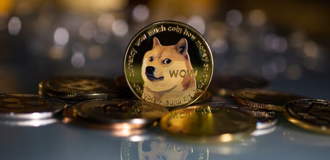 dogecoin-perks-up-to-cpi-data-but-lacks-celebrity-praise:-what’s-up-with-the-crypto?-–-benzinga