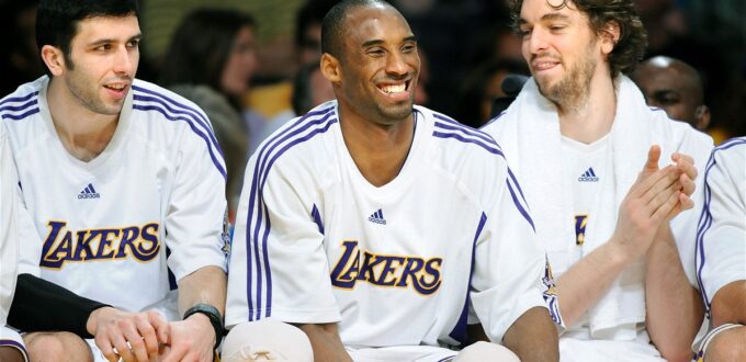 kobe-bryant’s-7-ft-lakers-teammate-joins-kim-kardashian,-floyd-mayweather,-and-others-with-huge-crypto-scam-–-essentiallysports