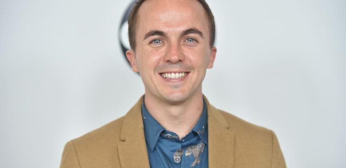 actor-frankie-muniz-says-he’ll-compete-in-nascar’s-arca-series-in-2023-–-yahoo-sports