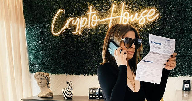 meet-the-woman-selling-an-eye-popping-crypto-themed-house-for-just-under-a-mil-–-buzzfeed-news
